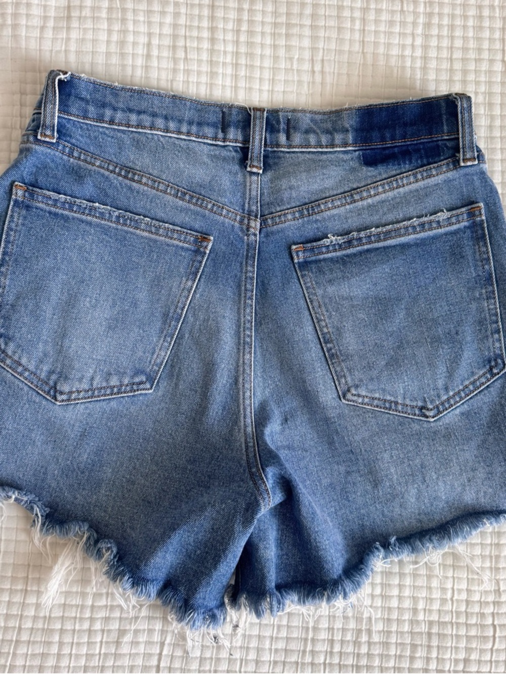 Abercrombie & Fitch High-Rise Denim Shorts - Medium Blue Wash - Curve Love - Picture 3 of 4